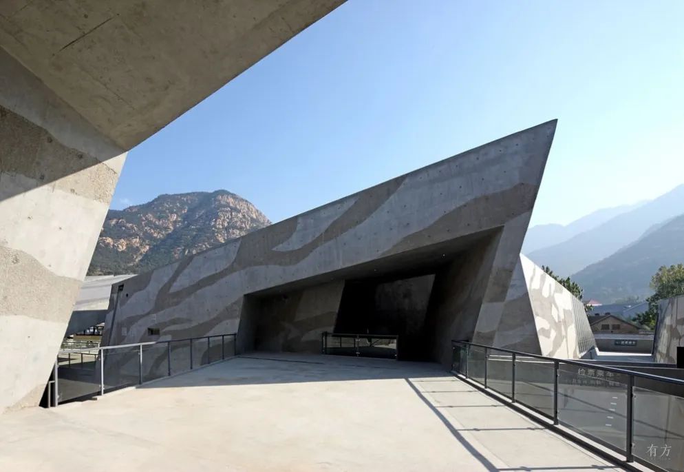 从10座混凝土建筑，看当代中国的“粗野主义”